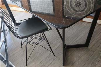 jet-black-mermer-yemek-masa