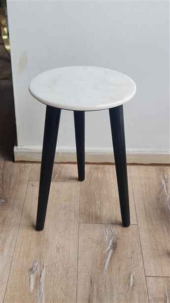 TRIO MODEL KÜÇÜK CALACATTA GOLD SİYAH YAN SEHPA